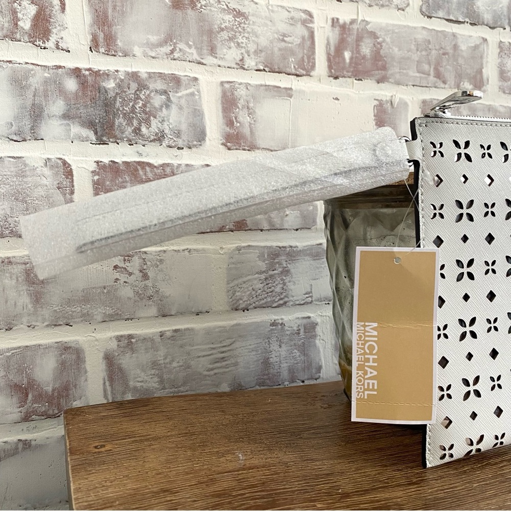 Micheal Kors • XL Laser Cut Leather Clutch • Perforated Floral Geometric Pattern - Picture 5 of 15